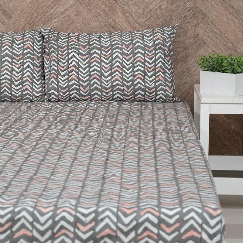 Buy Arrow Stripe Bedsheet - Black Bedsheets from Vaaree