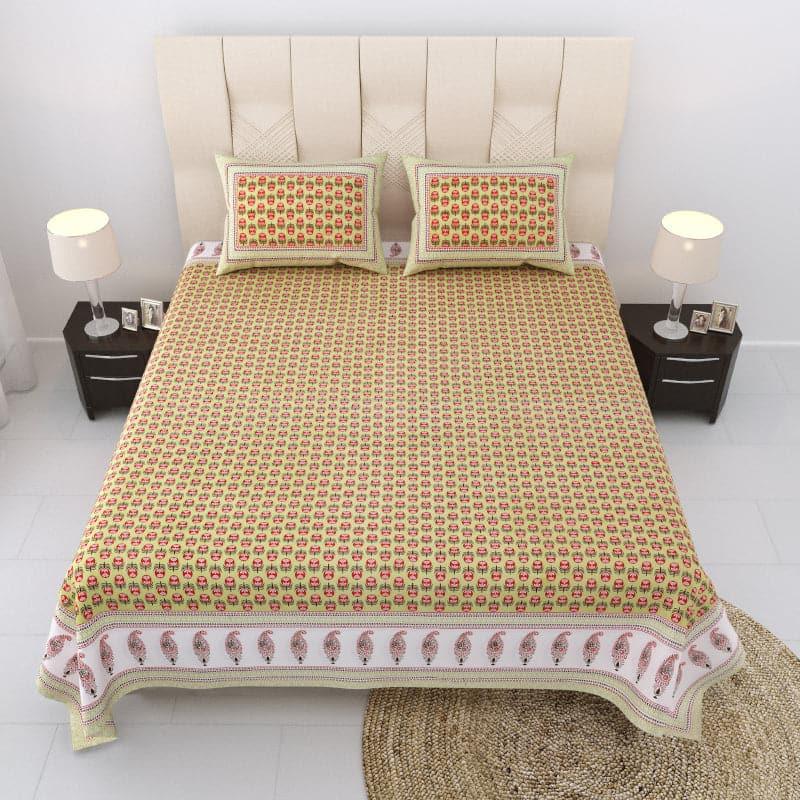 Buy Azalea Printed Bedsheet - Fern & Red Bedsheets from Vaaree