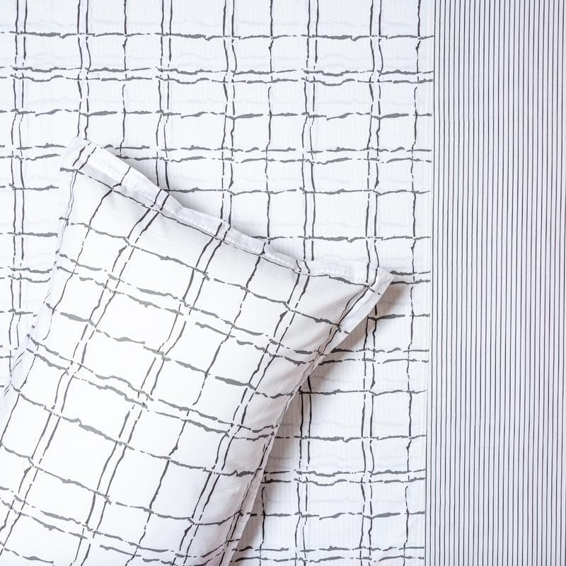 Buy Checkmate Bedsheet Bedsheets from Vaaree