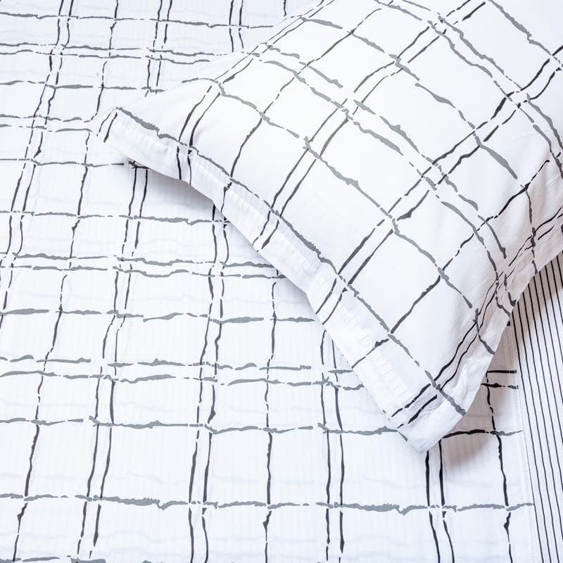 Buy Checkmate Bedsheet Bedsheets from Vaaree