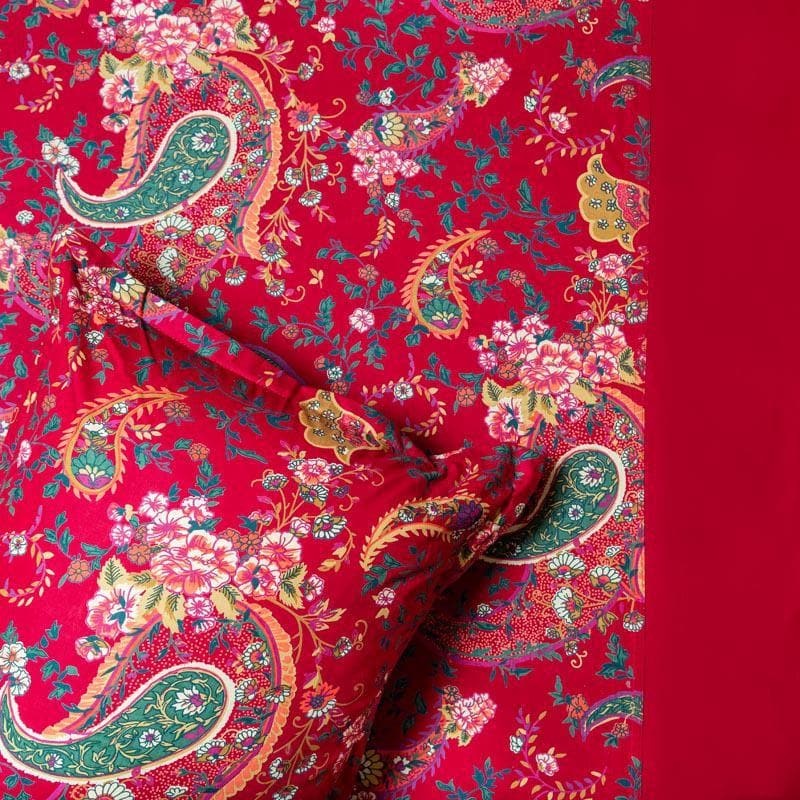Buy Bedsheets - Crimson Paisley Bedsheet at Vaaree online