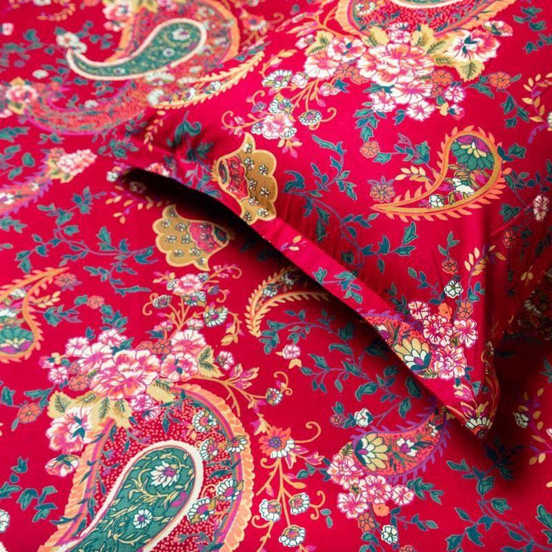 Buy Bedsheets - Crimson Paisley Bedsheet at Vaaree online