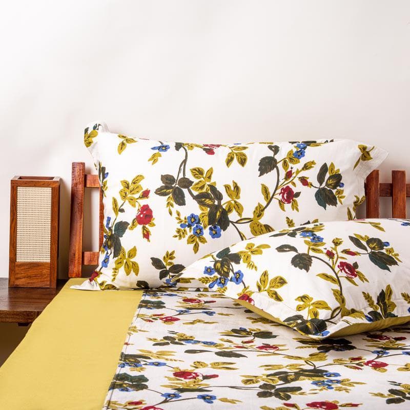 Buy Fabulously Floral Bedsheet Bedsheets from Vaaree