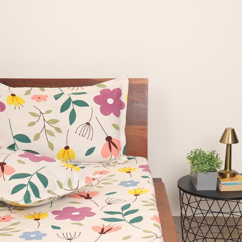 Buy Floral Dreamweaves Bedsheet Bedsheets from Vaaree