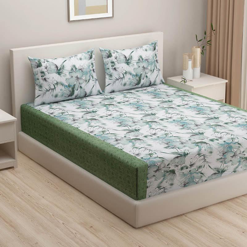 Buy Garden Glow Bedsheet - Green Bedsheets from Vaaree