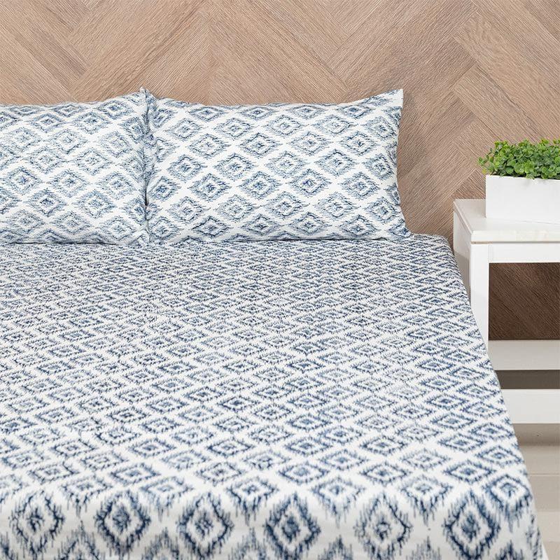 Buy Gem Grid Bedsheet - Blue Bedsheets from Vaaree