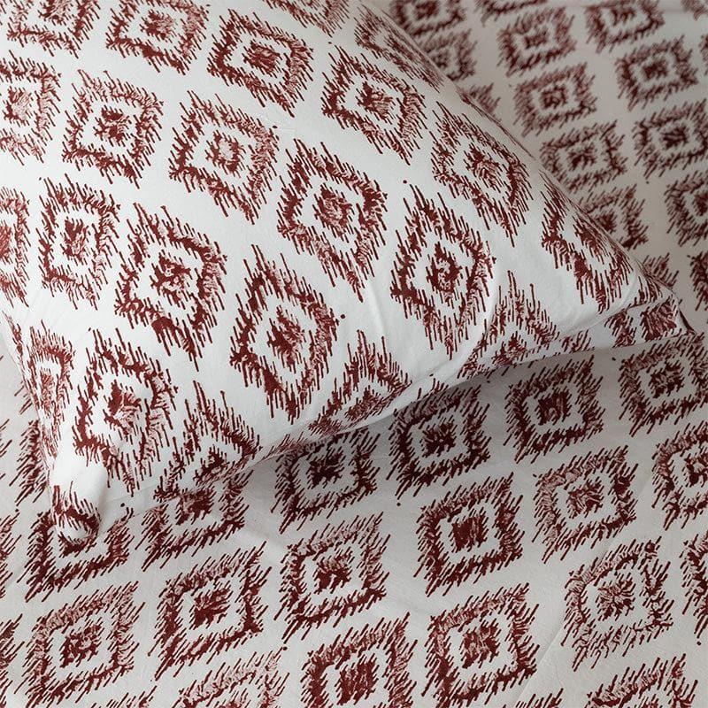 Buy Gem Grid Bedsheet - Maroon Bedsheets from Vaaree