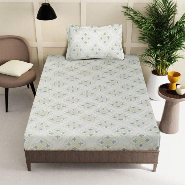 Buy Gienna Printed Bedsheet - Green Bedsheets from Vaaree