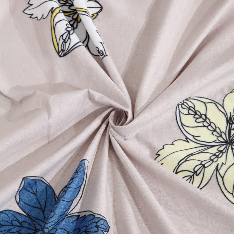 Buy Gloria Floral Bedsheet Bedsheets from Vaaree