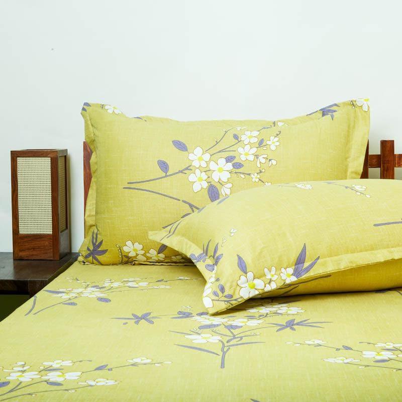 Buy Ishaani Floral Bedsheet - Green Bedsheets from Vaaree