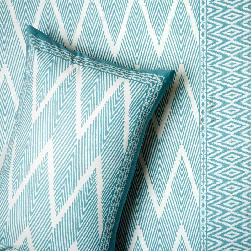 Buy Jorie Geometric Printed Bedsheet - Aqua Bedsheets from Vaaree