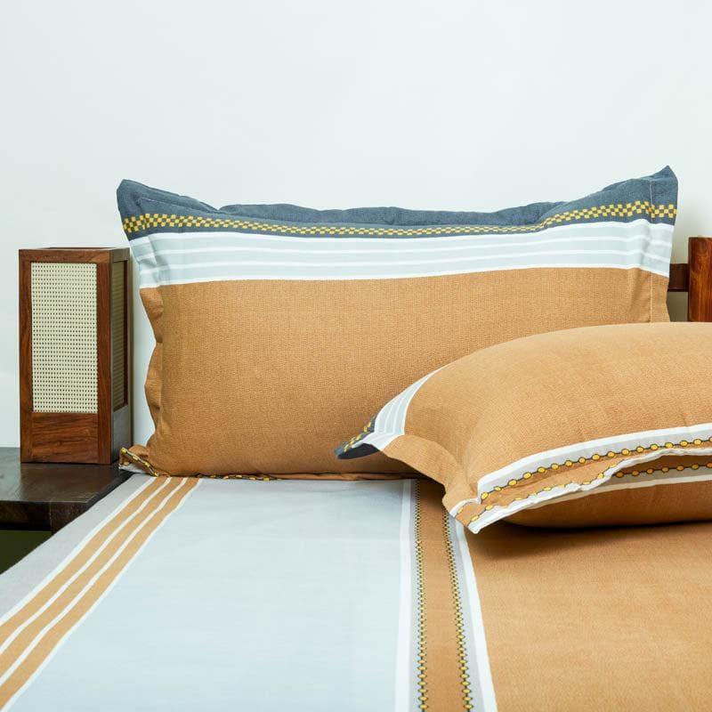 Buy Kaya Striped Bedsheet - Brown Bedsheets from Vaaree