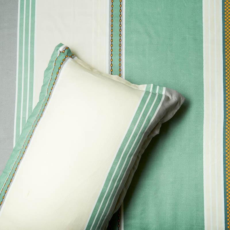 Buy Kaya Striped Bedsheet - Green Bedsheets from Vaaree