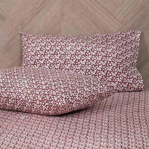 Buy Laya Loop Bedsheet - Maroon Bedsheets from Vaaree