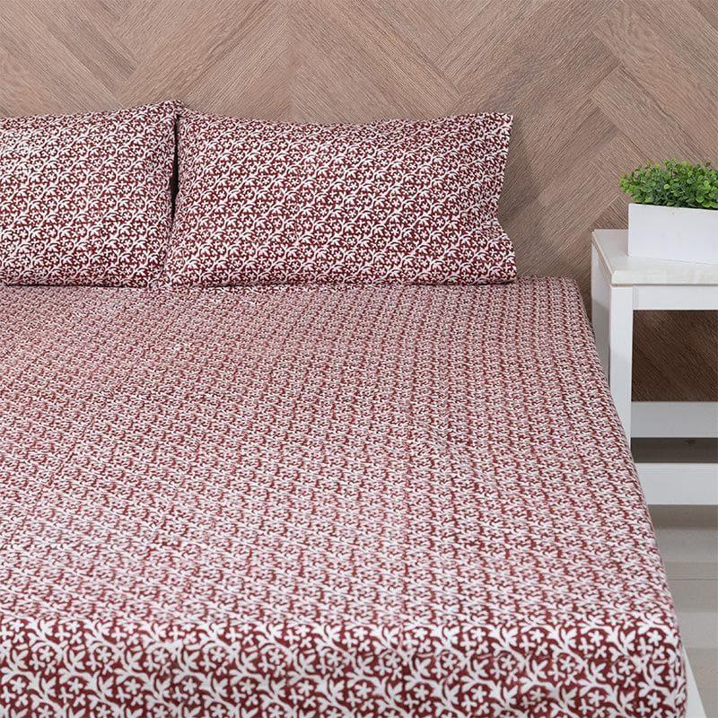 Buy Laya Loop Bedsheet - Maroon Bedsheets from Vaaree