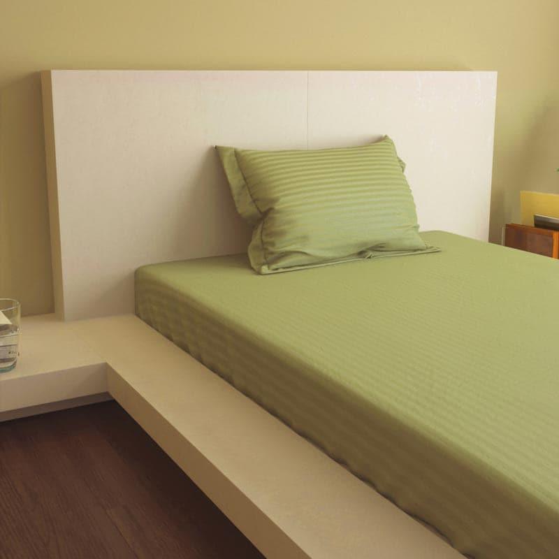 Buy Lush Lavish Solid Bedsheet - Green Bedsheets from Vaaree