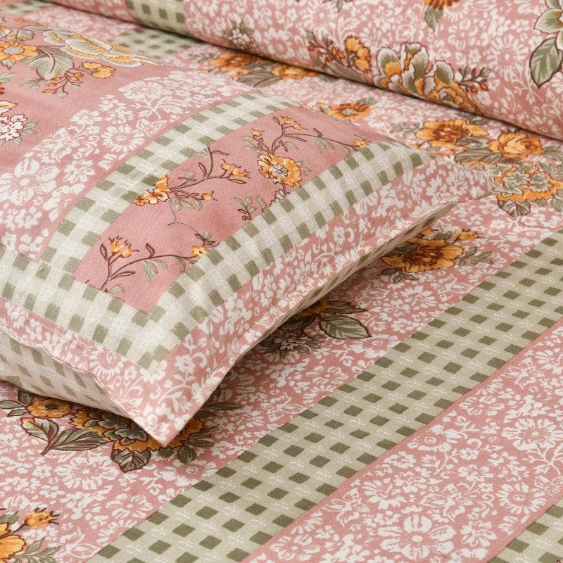 Buy Maharani Mahal Bedsheet - Pink Bedsheets from Vaaree