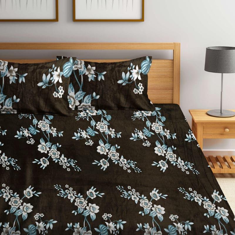 Buy Midnight Gardenia Warm Bedsheet Bedsheets from Vaaree