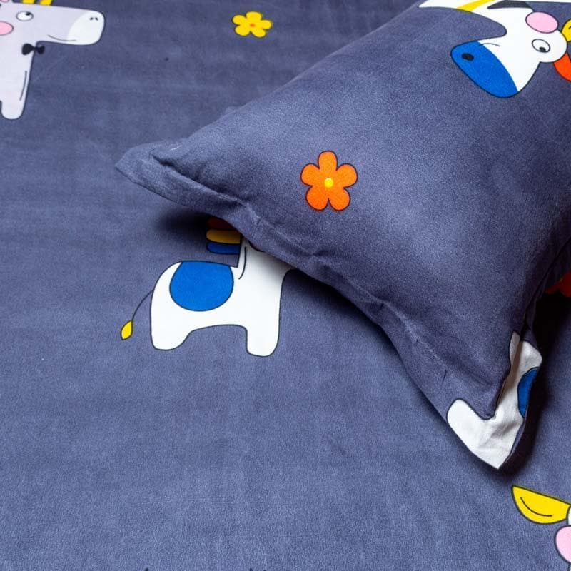 Buy Moo Moo Kid's Bedsheet Bedsheets from Vaaree