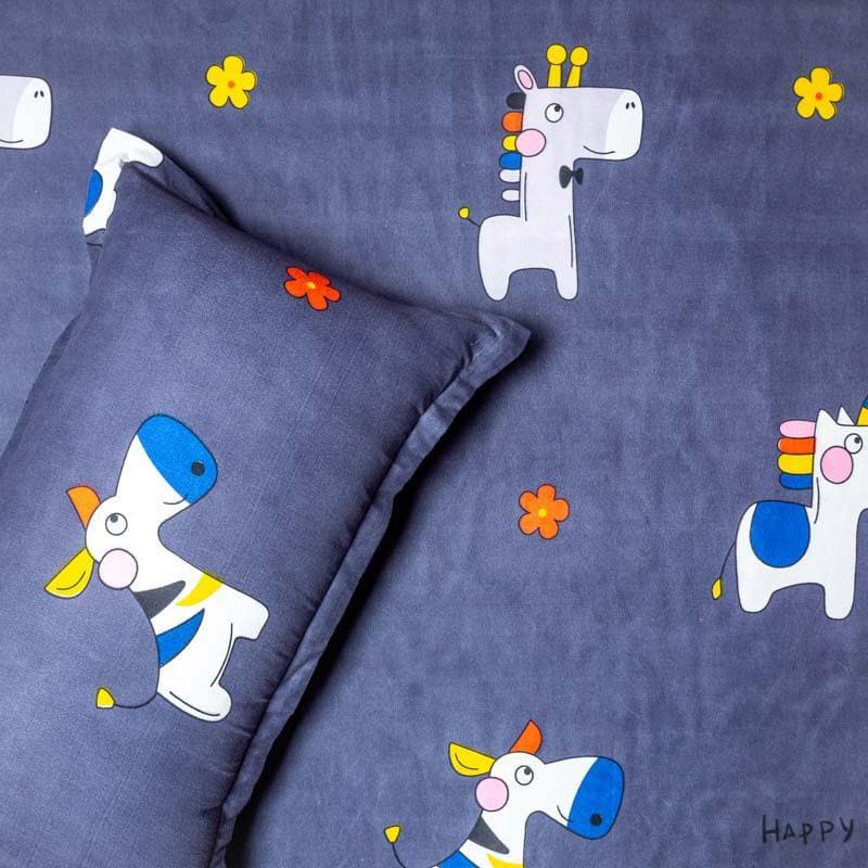 Buy Moo Moo Kid's Bedsheet Bedsheets from Vaaree