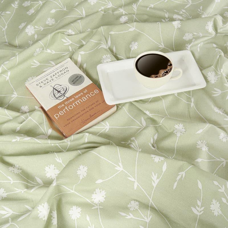 Buy Myra Floral Bedsheet - Green Bedsheets from Vaaree