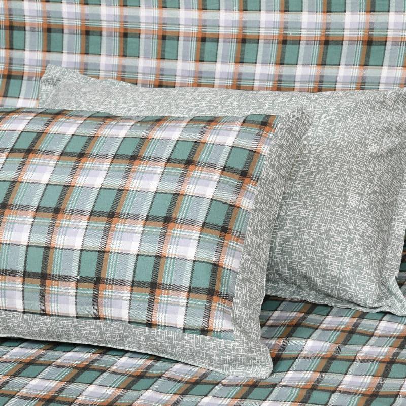 Buy Nesara Checkered Bedsheet - Green Bedsheets from Vaaree