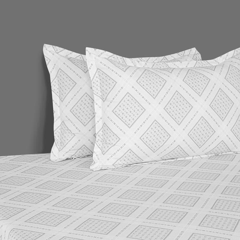 Buy Nurvi Geometric Bedsheet Bedsheets from Vaaree