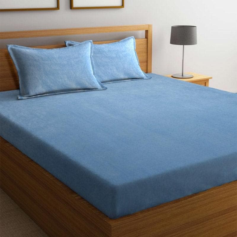 Buy Pristine Charm Warm Bedsheet - Blue Bedsheets from Vaaree