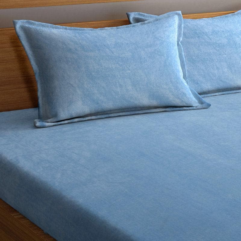 Buy Pristine Charm Warm Bedsheet - Blue Bedsheets from Vaaree