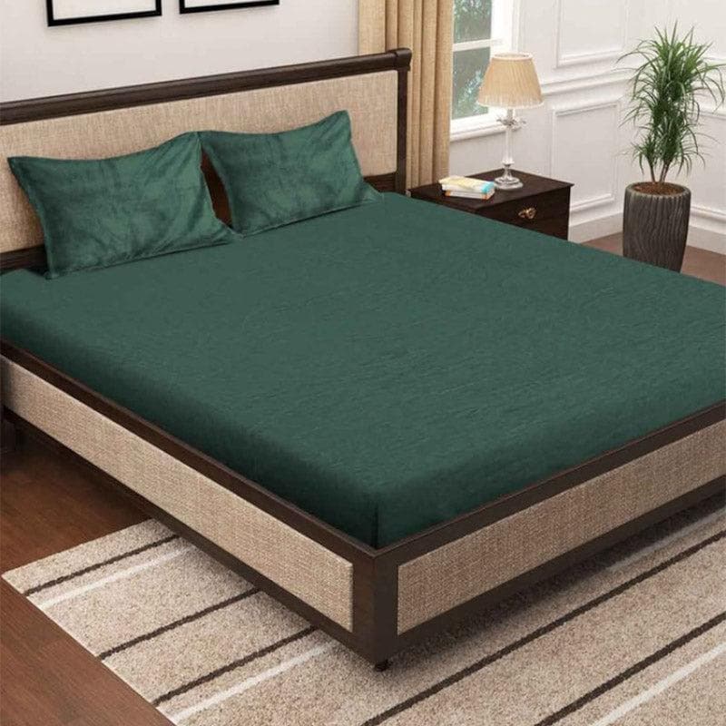 Buy Pristine Charm Warm Bedsheet - Green Bedsheets from Vaaree