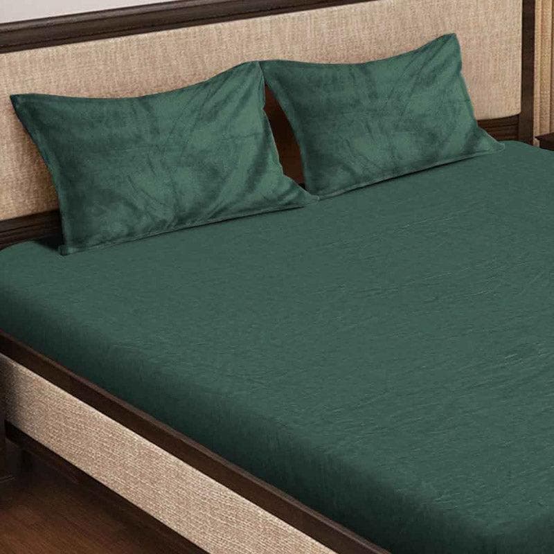 Buy Pristine Charm Warm Bedsheet - Green Bedsheets from Vaaree