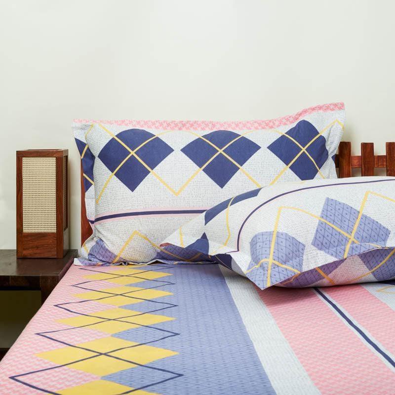 Bedsheets - Sanvi Geometric Bedsheet - Pink