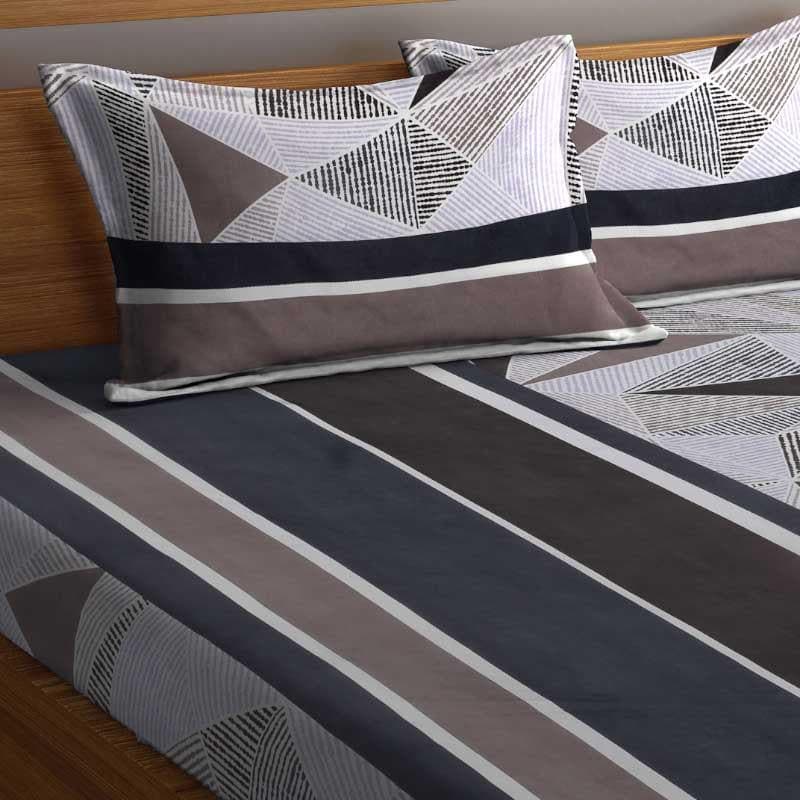 Buy Triofunfair Frenzy Bedsheet Bedsheets from Vaaree