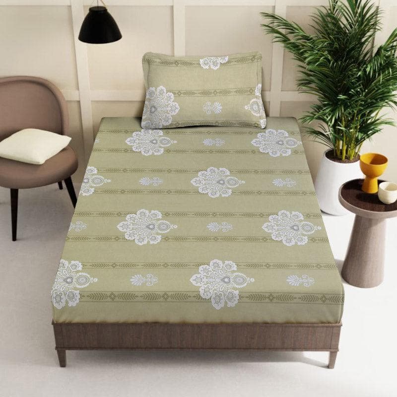 Buy Vidushi Printed Bedsheet - Green Bedsheets from Vaaree