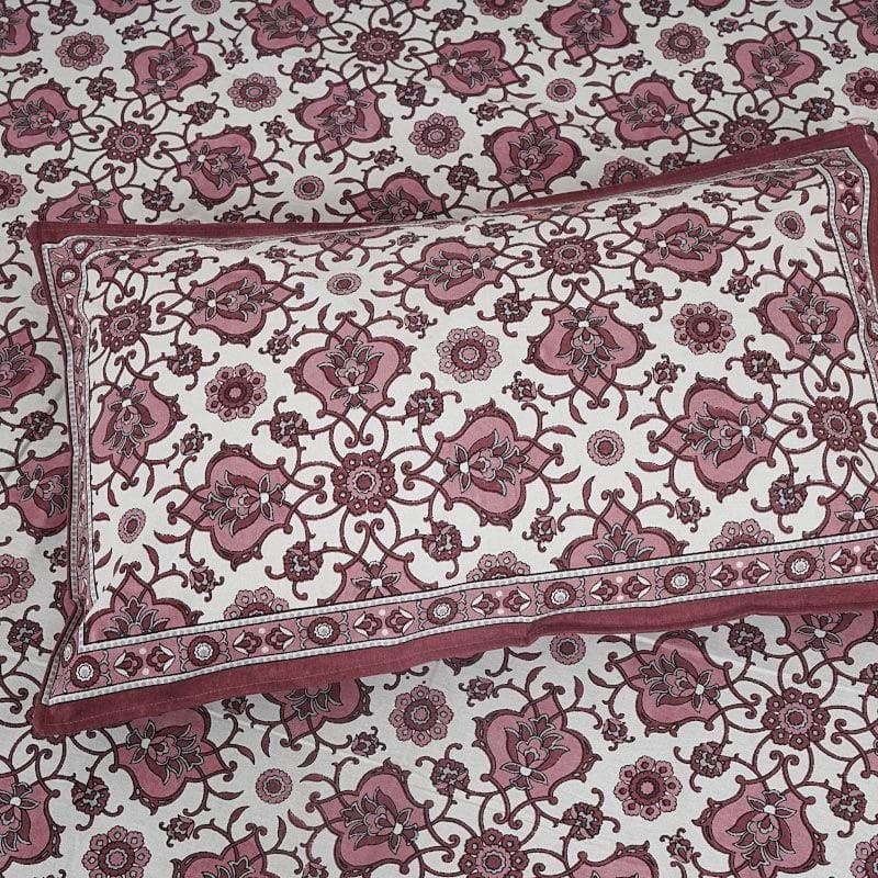 Buy Yugen Bedsheet - Maroon Bedsheets from Vaaree