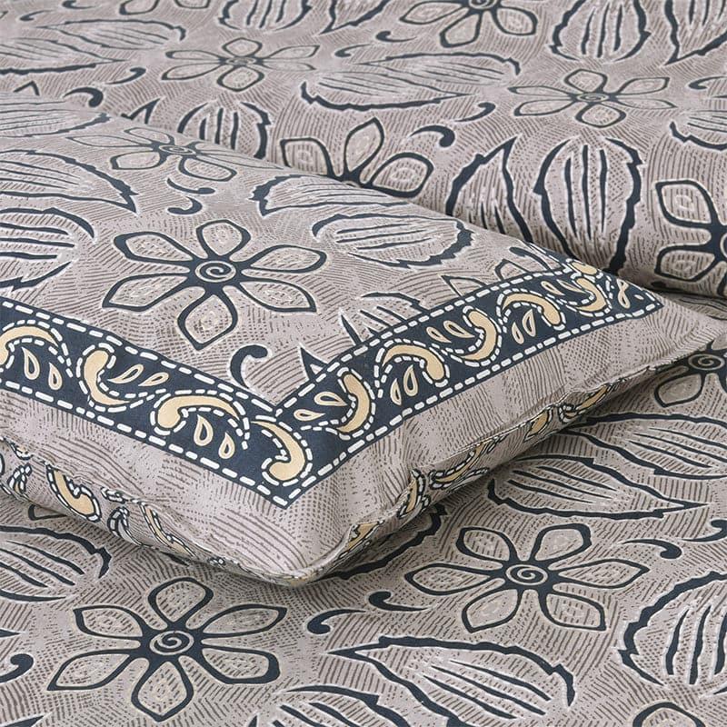 Buy Yuvara Floral Bedsheet - Grey Bedsheets from Vaaree