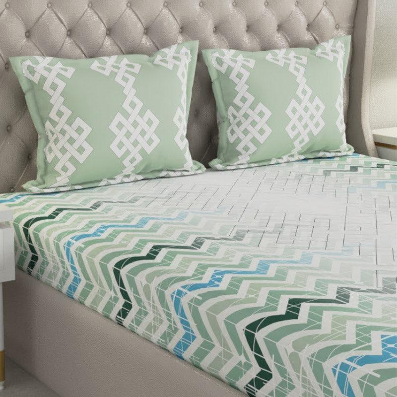 Buy Zig Zag Zoom Bedsheet - Green Bedsheets from Vaaree