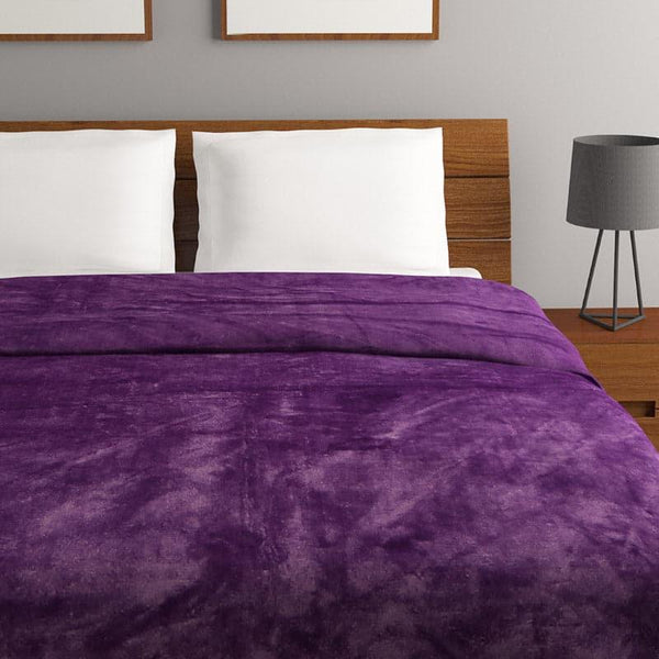 Buy Luxe Hug Blanket - Lilac Blankets from Vaaree