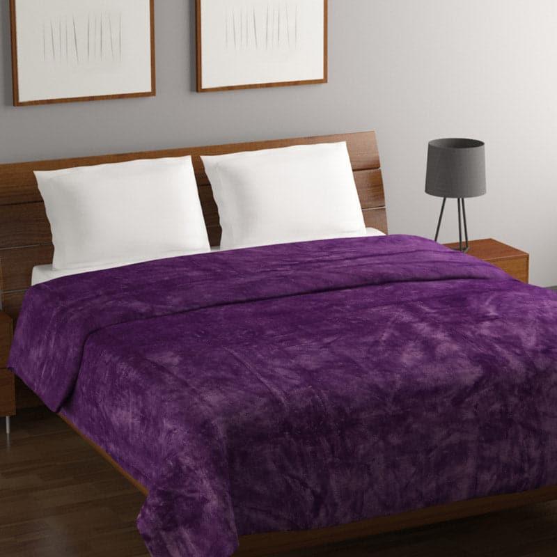 Buy Luxe Hug Blanket - Lilac Blankets from Vaaree