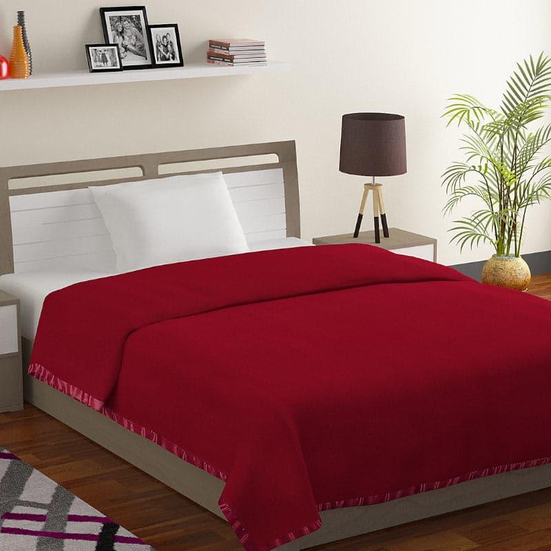 Buy Nerada Solid Blanket - Wine Red Blankets from Vaaree