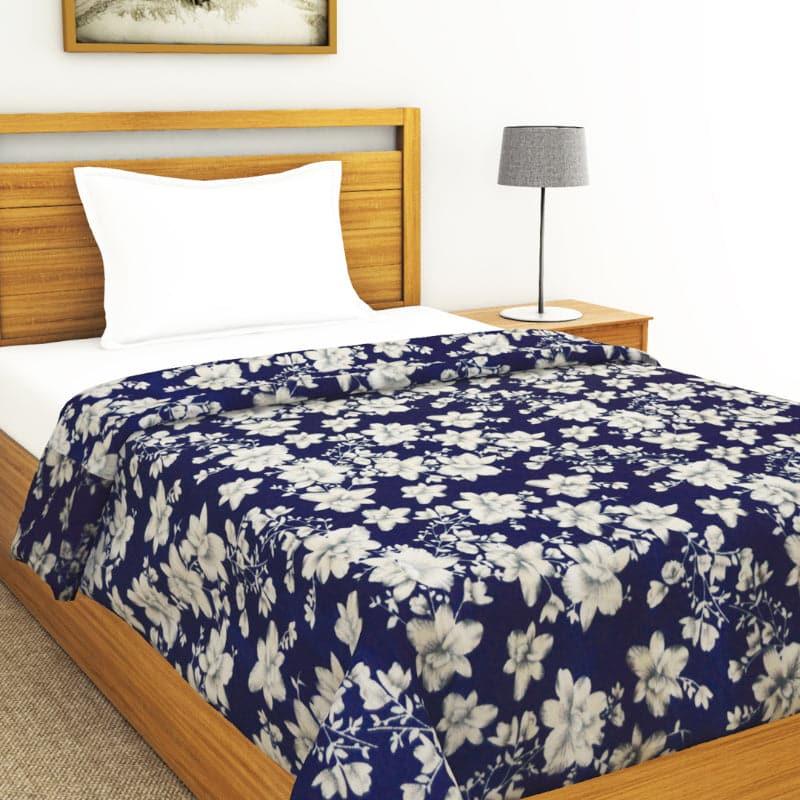 Buy Osta Floral Microfiber Blanket Blankets from Vaaree