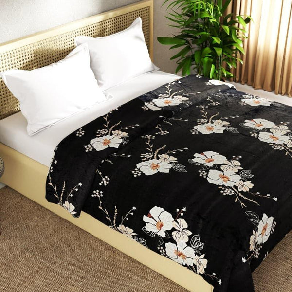 Buy Shona Floral Microfiber Blanket Blankets from Vaaree