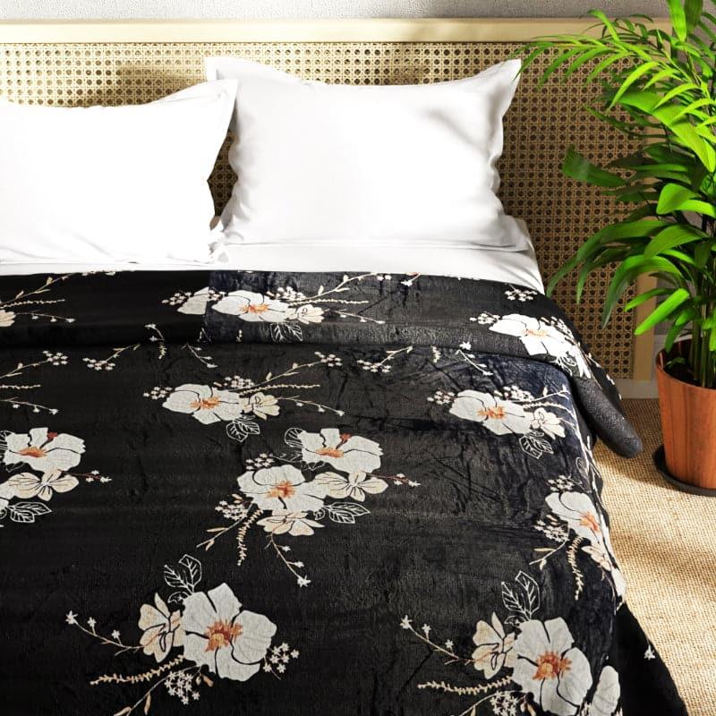 Buy Shona Floral Microfiber Blanket Blankets from Vaaree