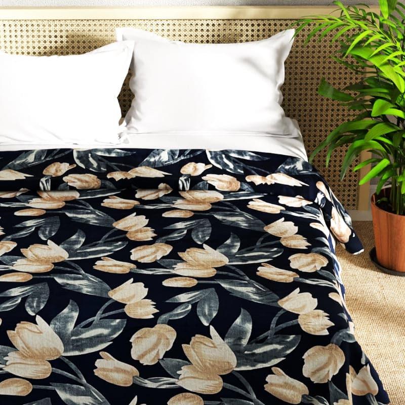 Buy Tipla Floral Microfiber Blanket Blankets from Vaaree