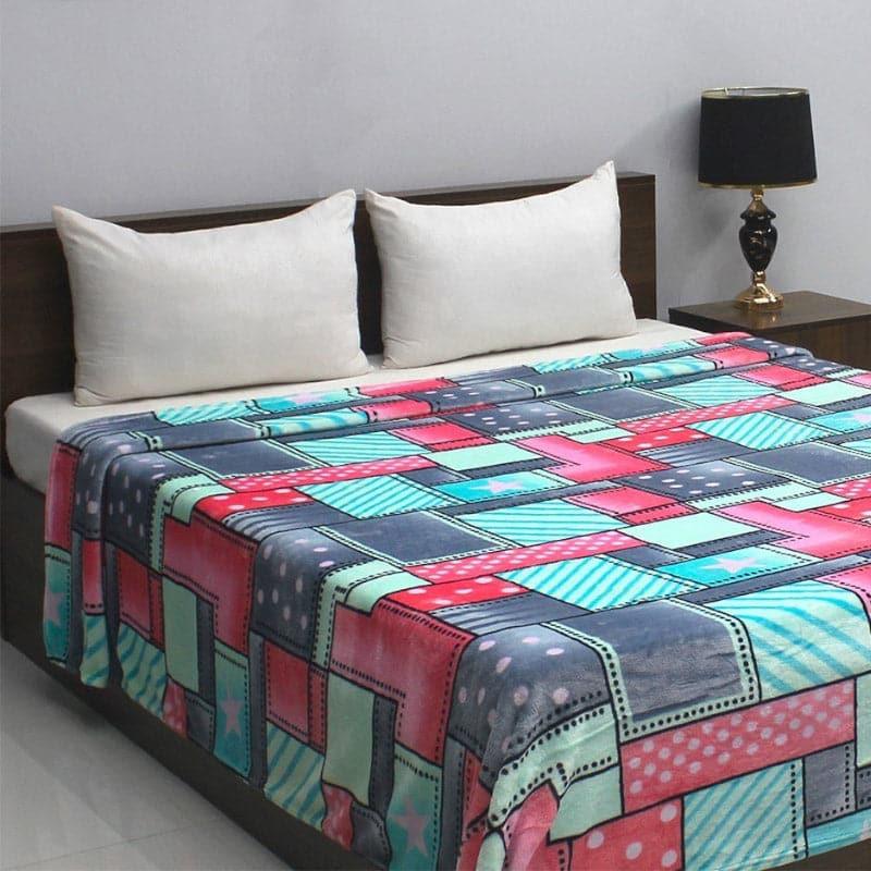 Buy Truba Geometric Blanket Blankets from Vaaree