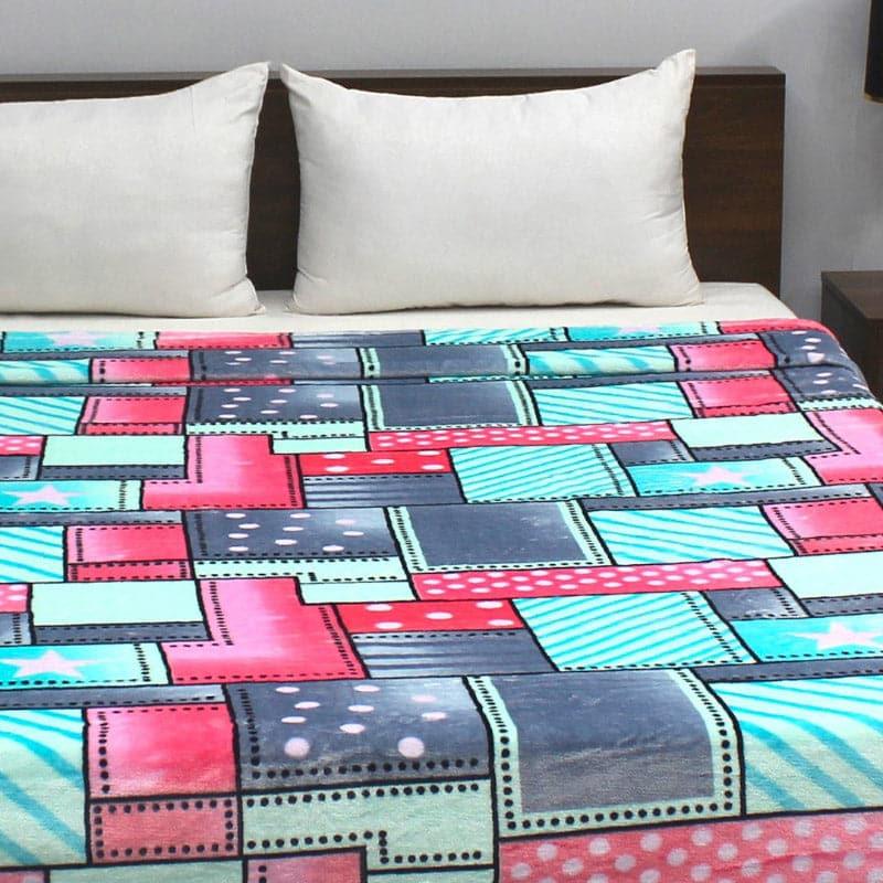 Buy Truba Geometric Blanket Blankets from Vaaree