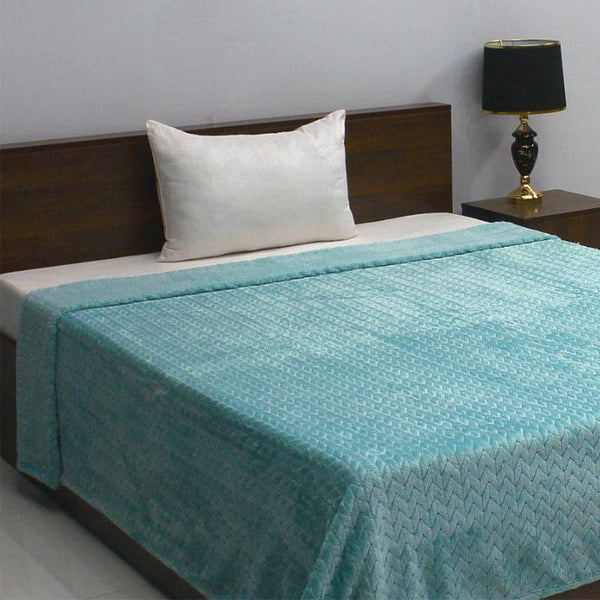 Buy Vadera Solid Blanket - Aqua Blankets from Vaaree