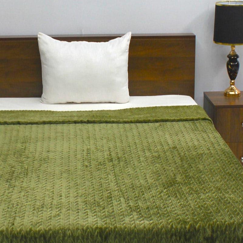 Buy Vadera Solid Blanket - Olive Green Blankets from Vaaree