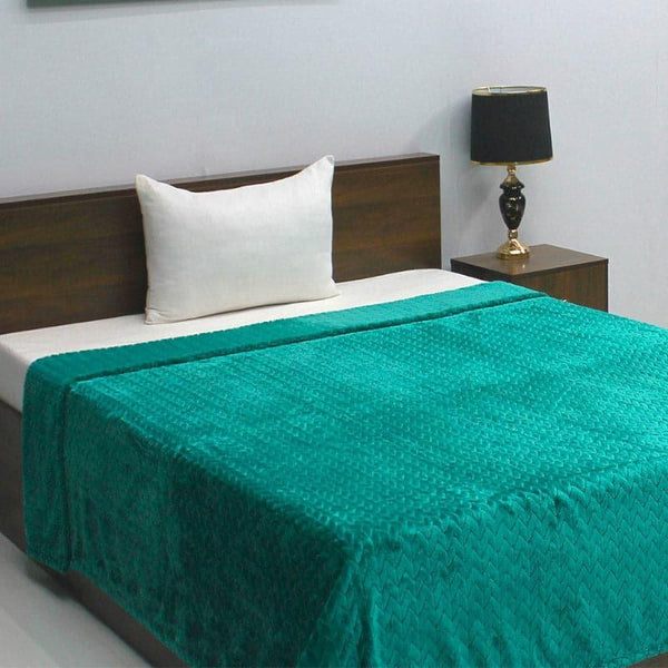 Buy Vadera Solid Blanket - Turquoise Blankets from Vaaree