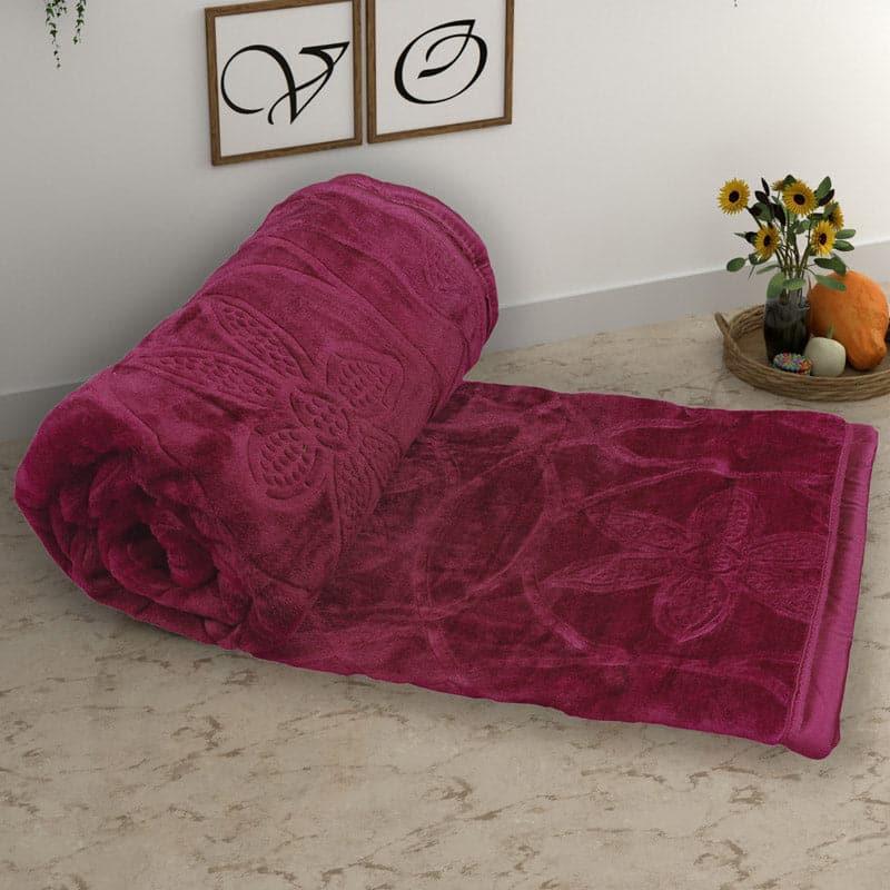 Buy Cozy Cocoon Blanket - Cherry Blankets from Vaaree